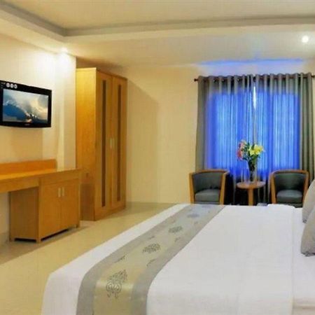 U And Me Hotel Tan Phong Buitenkant foto