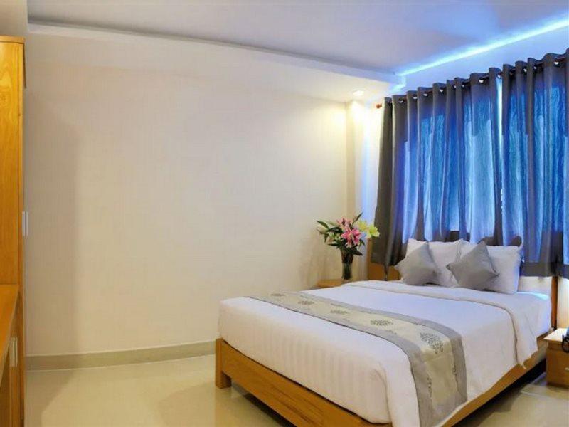 U And Me Hotel Tan Phong Buitenkant foto